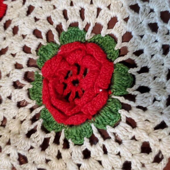 Vintage Crochet Raised Flower Doily 9.5 Inch White Red - Picture 2 of 3